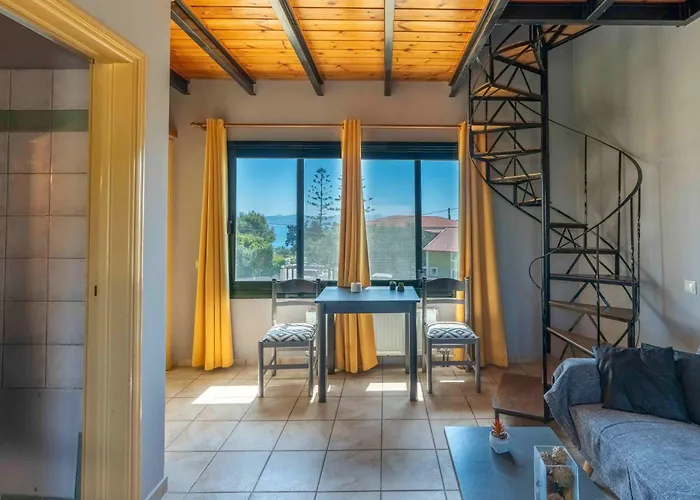 Elia Apartment *